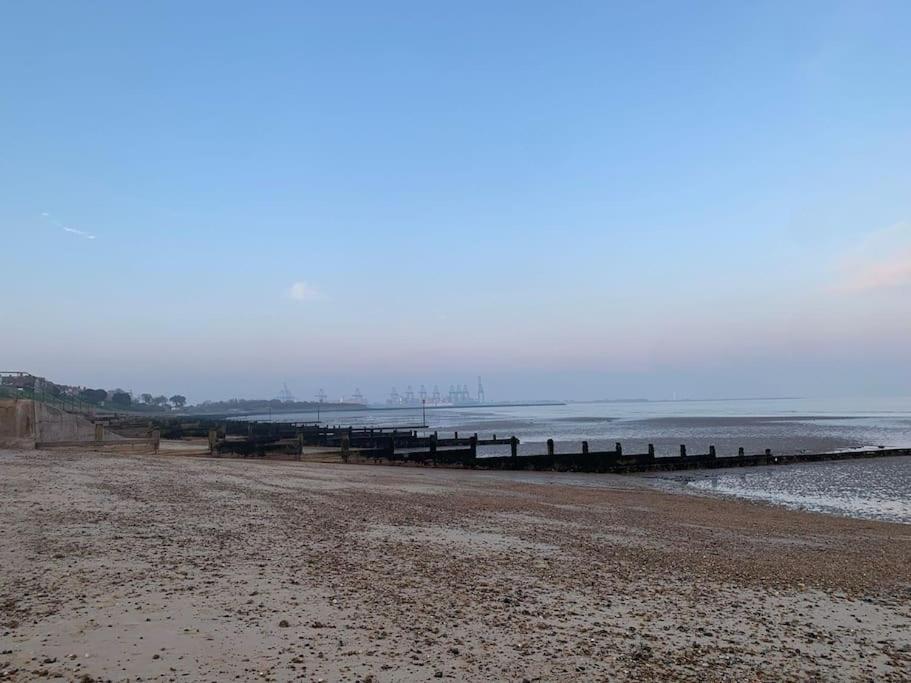 Gordon Villa - A Seaside Escape Harwich Ngoại thất bức ảnh