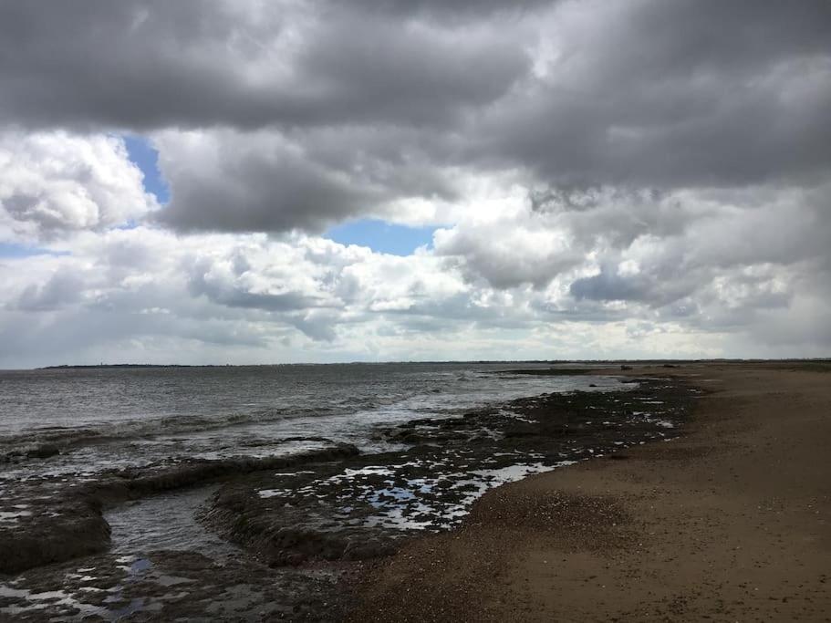 Gordon Villa - A Seaside Escape Harwich Ngoại thất bức ảnh